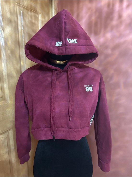 Charlotte Russe Tops - Charlotte Russe Burgundy Pullover